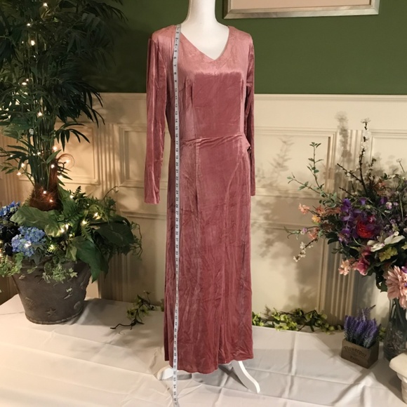 Long Pink velvet dress - Picture 4 of 7
